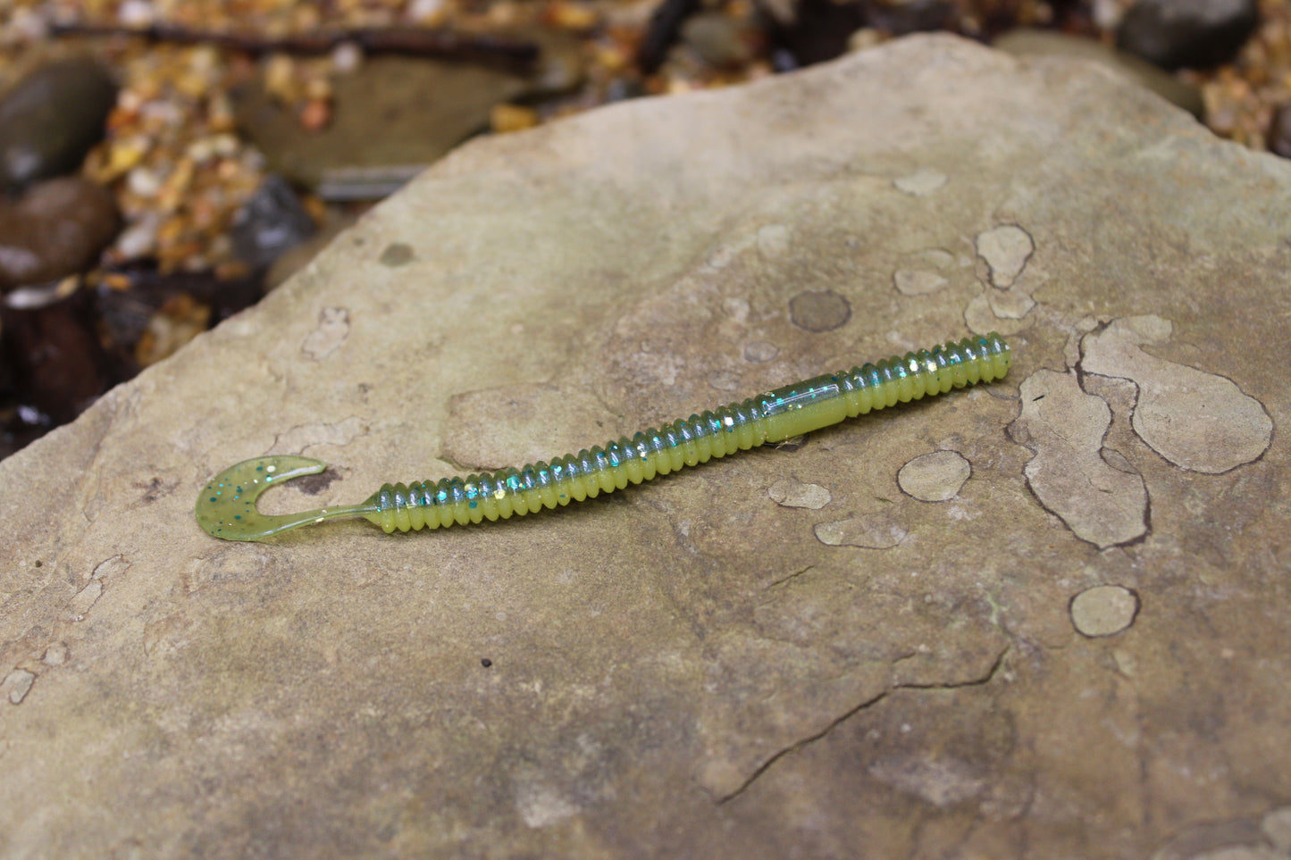 4.5" Curly Tail (Pack of 8)