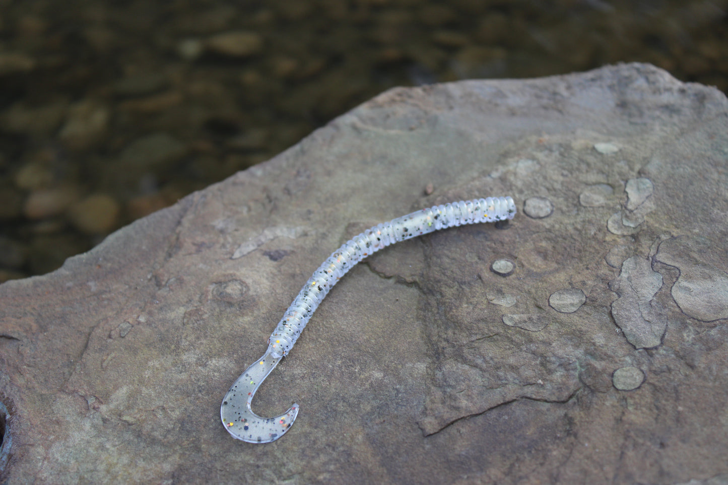 4.5" Curly Tail (Pack of 8)
