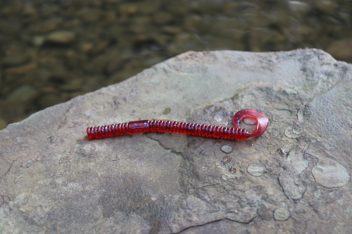 4.5" Curly Tail (Pack of 8)
