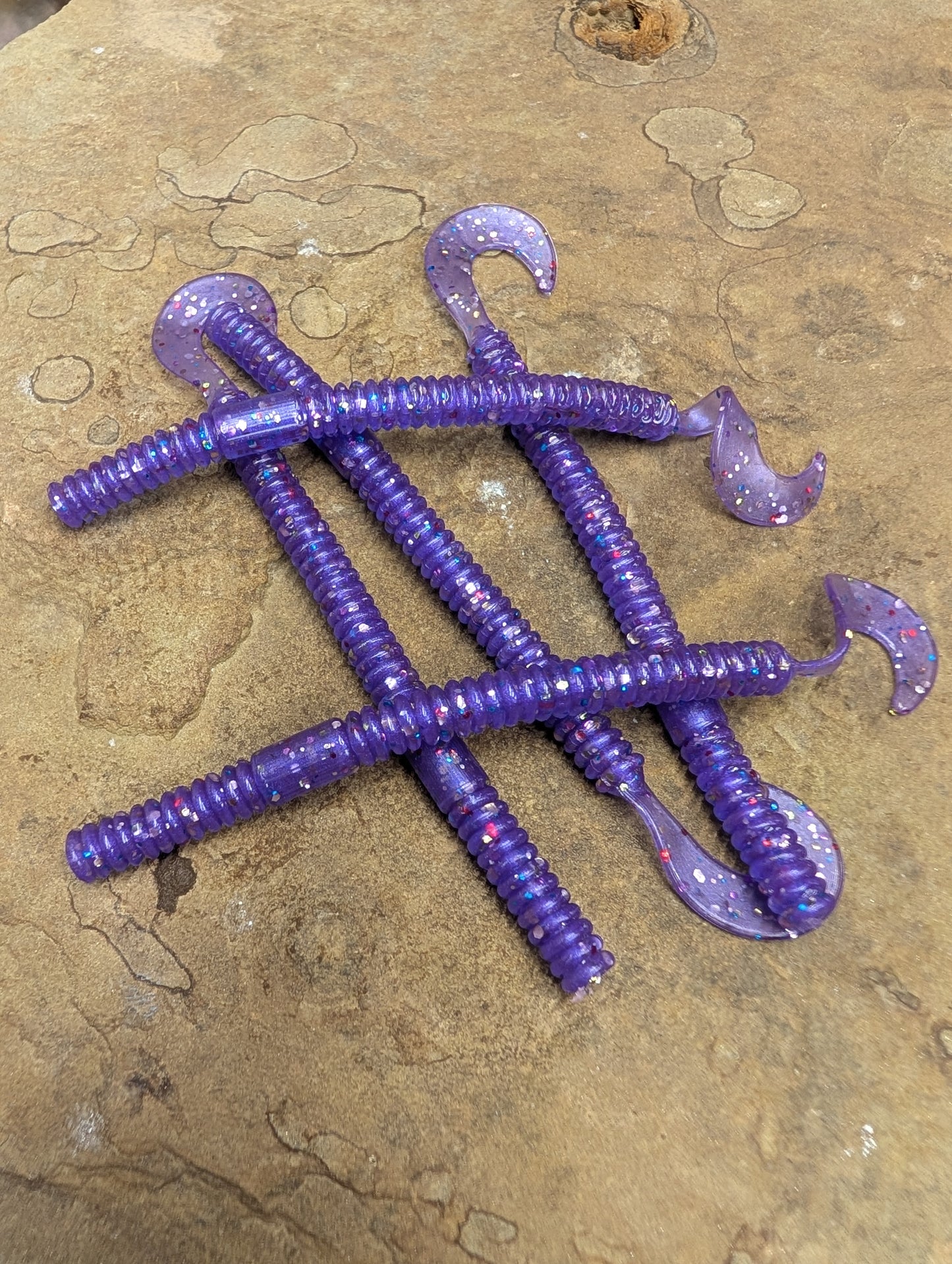 4.5" Curly Tail (Pack of 8)