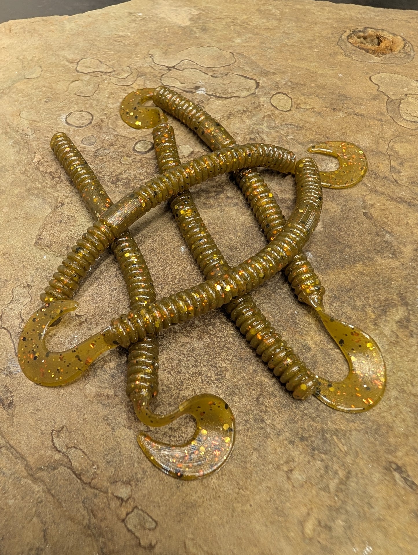 4.5" Curly Tail (Pack of 8)