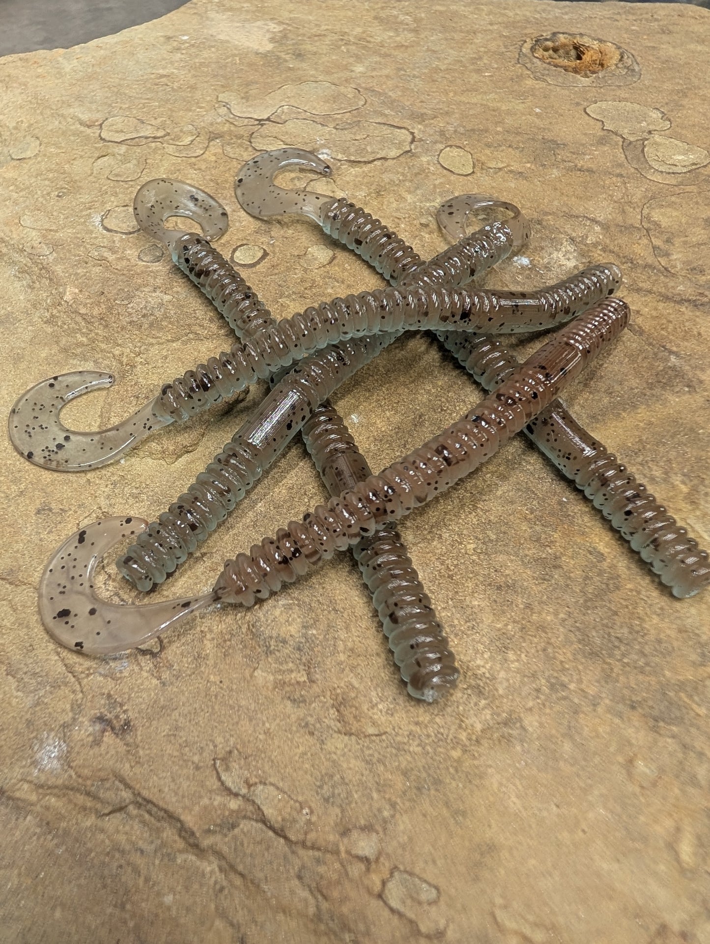 4.5" Curly Tail (Pack of 8)